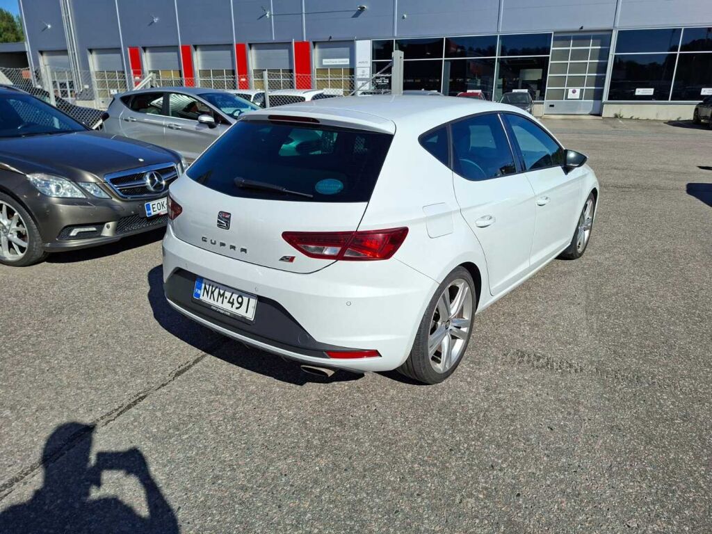 Seat Leon 2016 Valkoinen