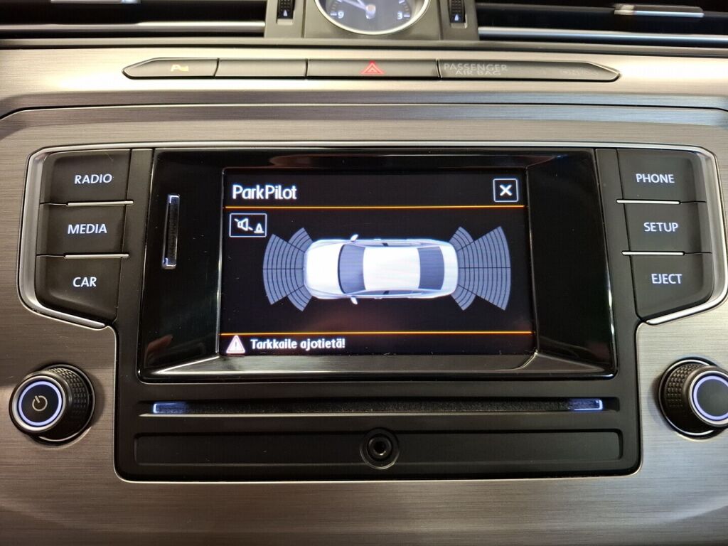 Volkswagen Passat 2017 Keltainen