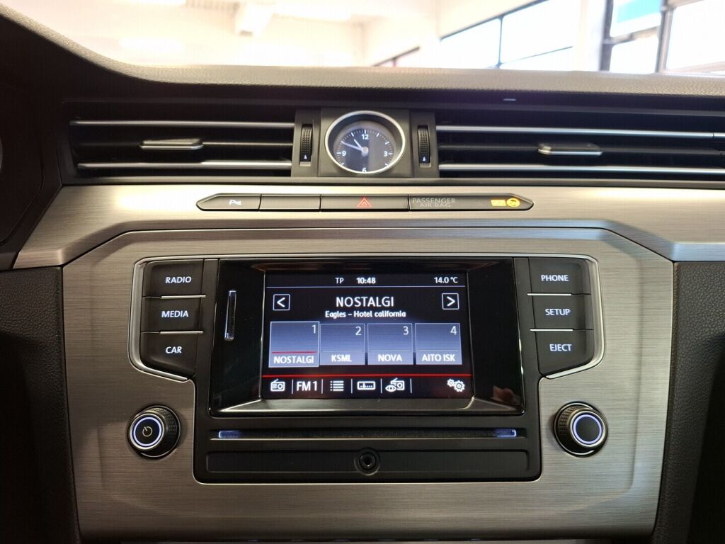 Volkswagen Passat 2017 Keltainen