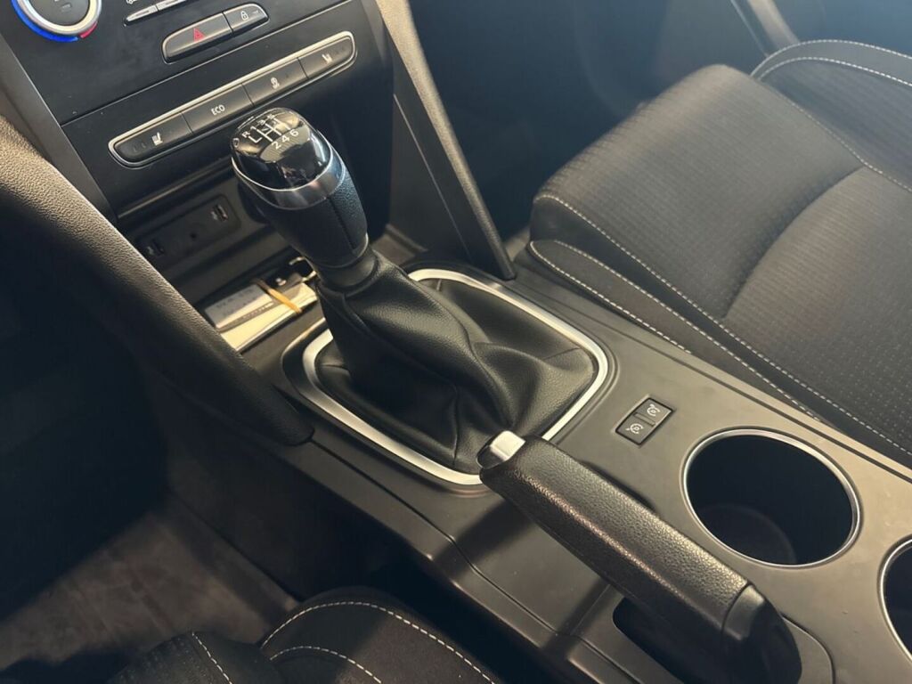 Renault Megane 2016 Metallinhohto Hopea