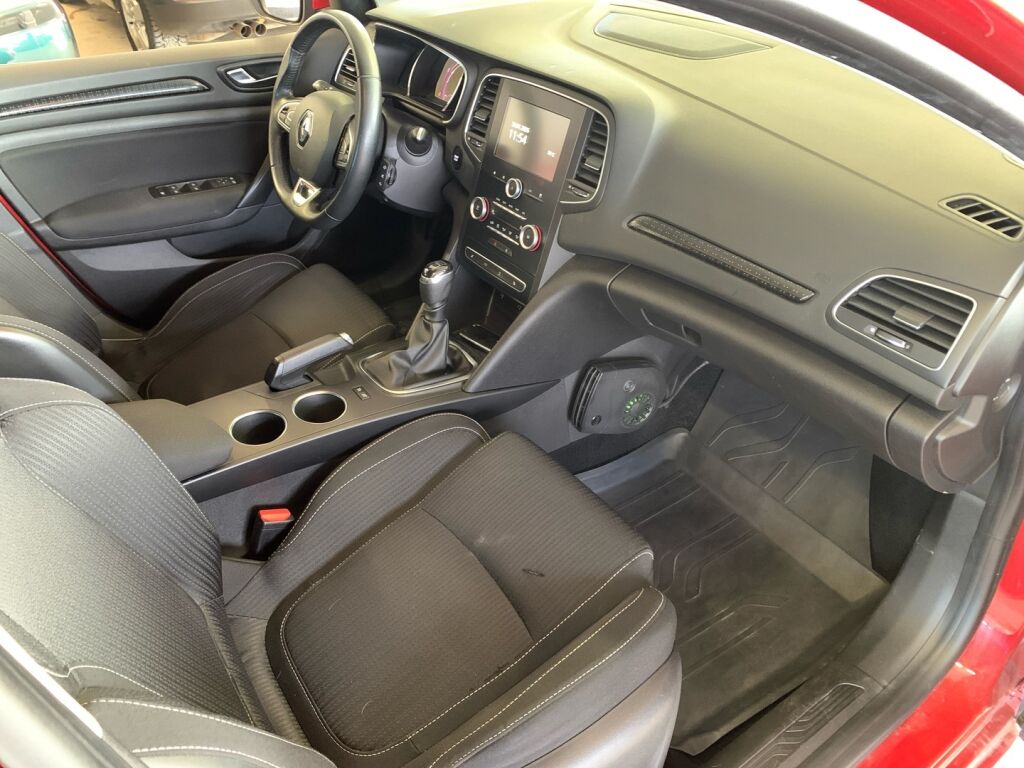 Renault Megane 2016 Punainen