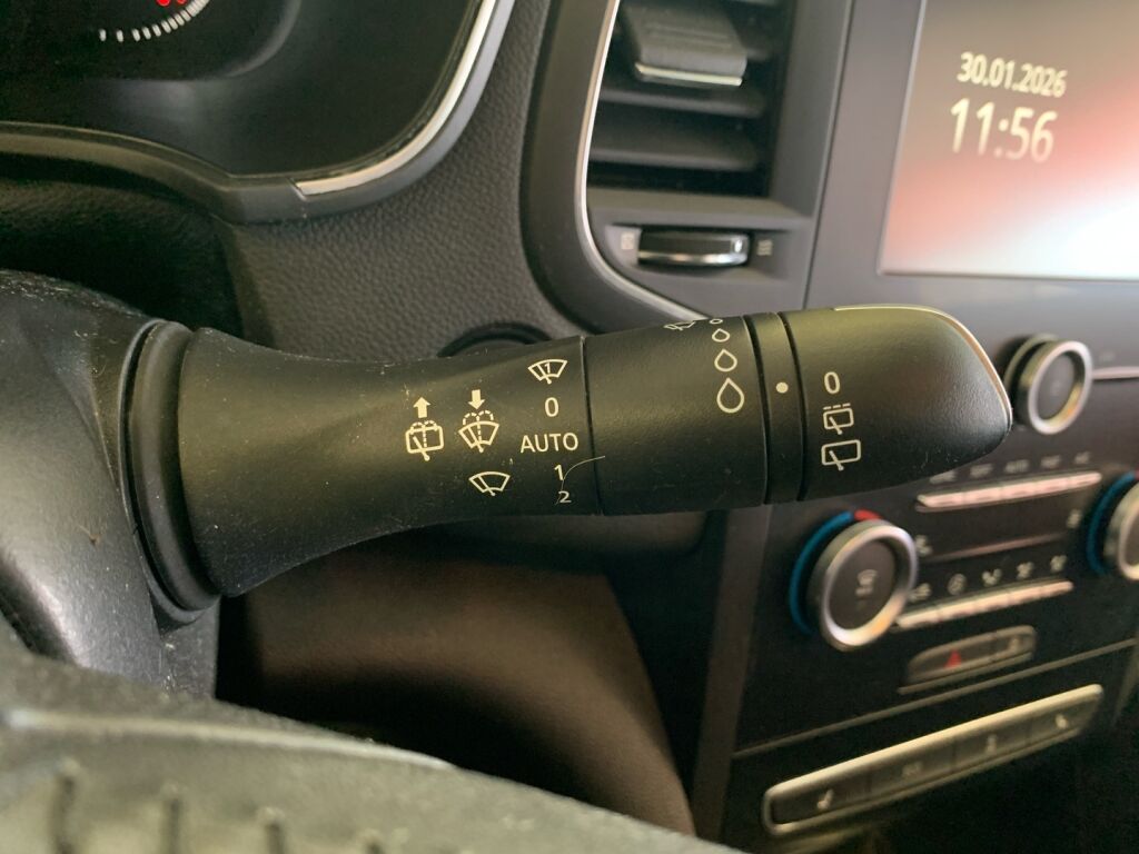 Renault Megane 2016 Punainen