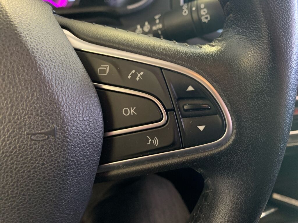 Renault Megane 2016 Punainen