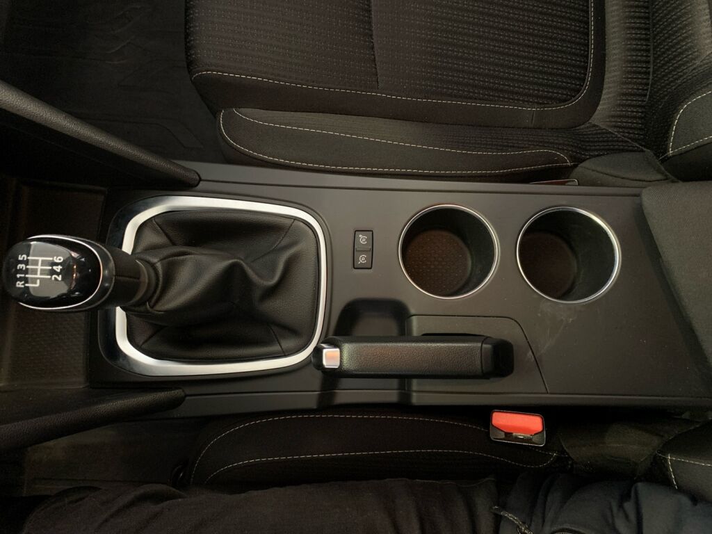 Renault Megane 2016 Punainen