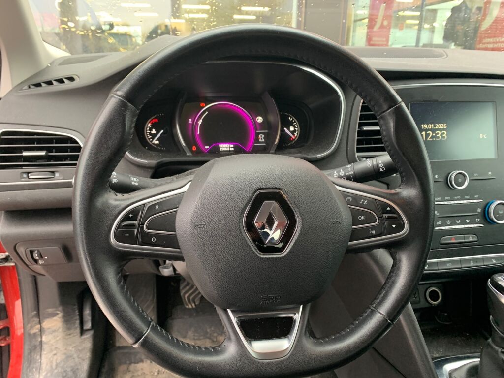 Renault Megane 2016 Punainen