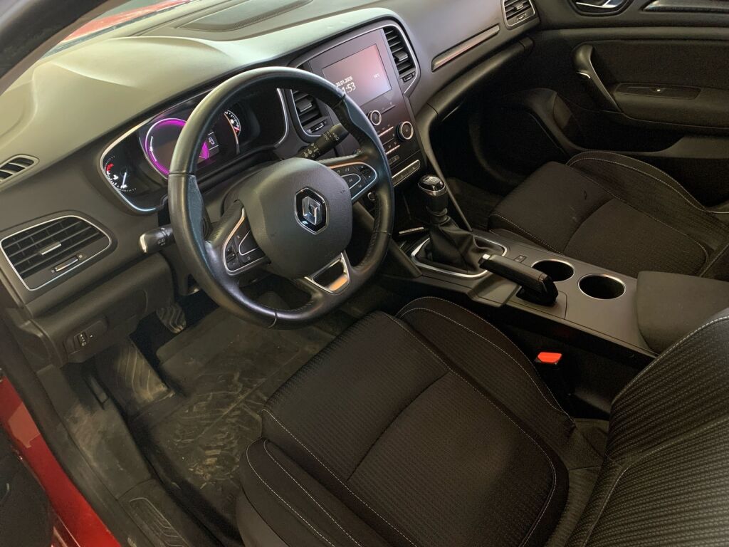 Renault Megane 2016 Punainen