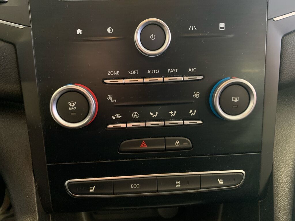 Renault Megane 2016 Punainen