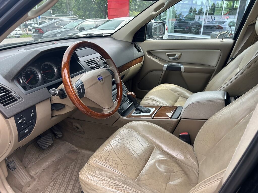 Volvo XC90 2007 Musta