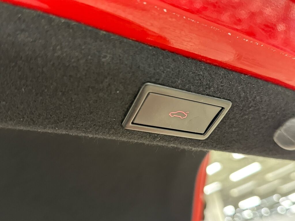 Skoda Superb 2016 Punainen