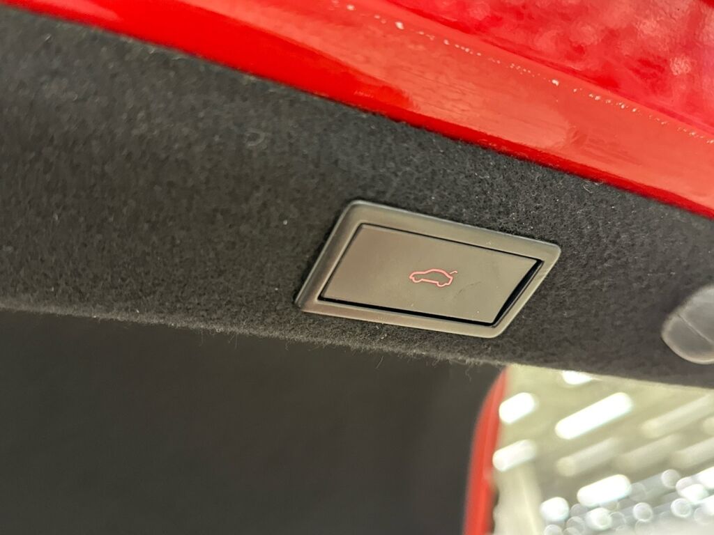 Skoda Superb 2016 Punainen