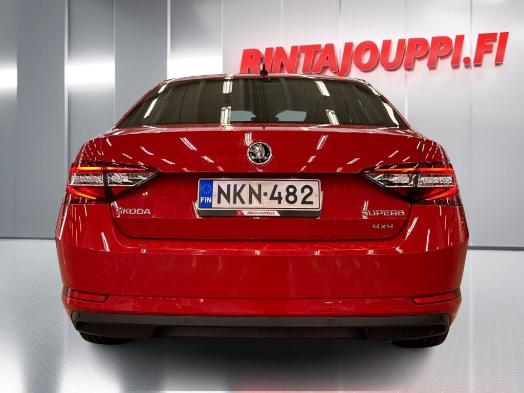 Skoda Superb 2016 Punainen