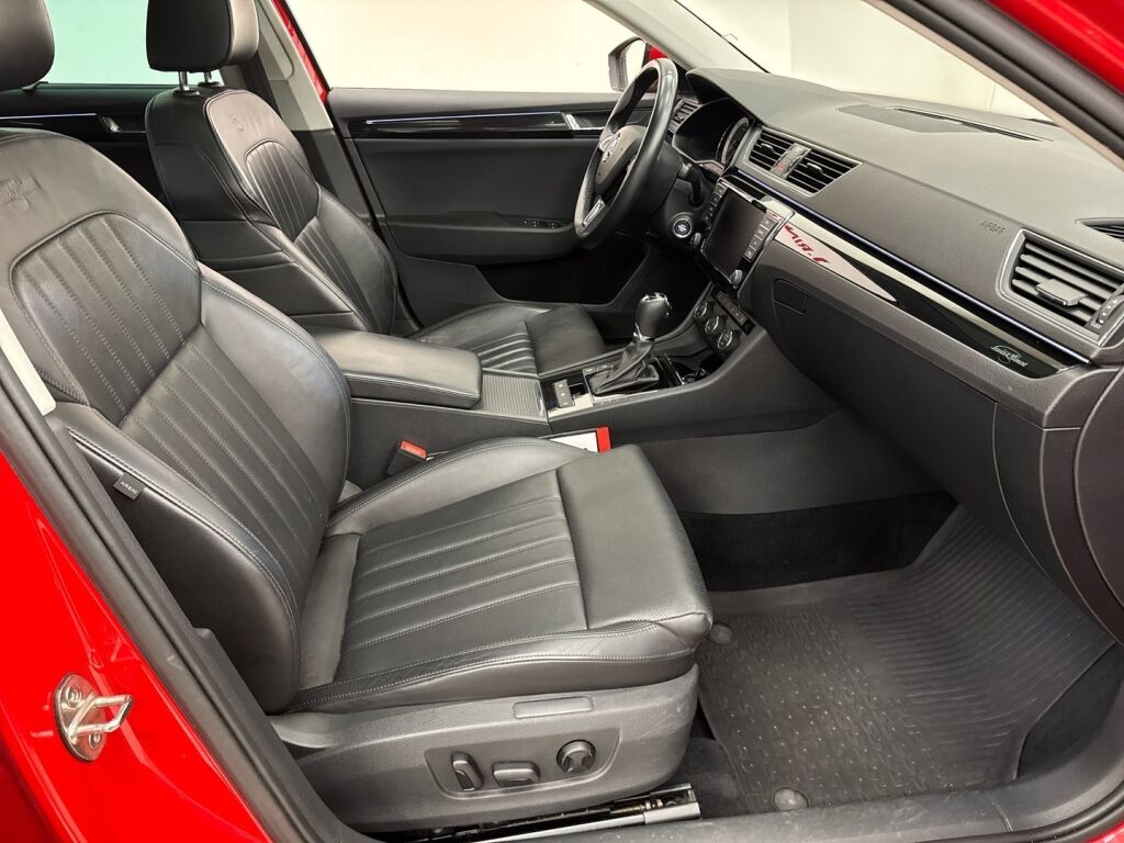 Skoda Superb 2016 Punainen