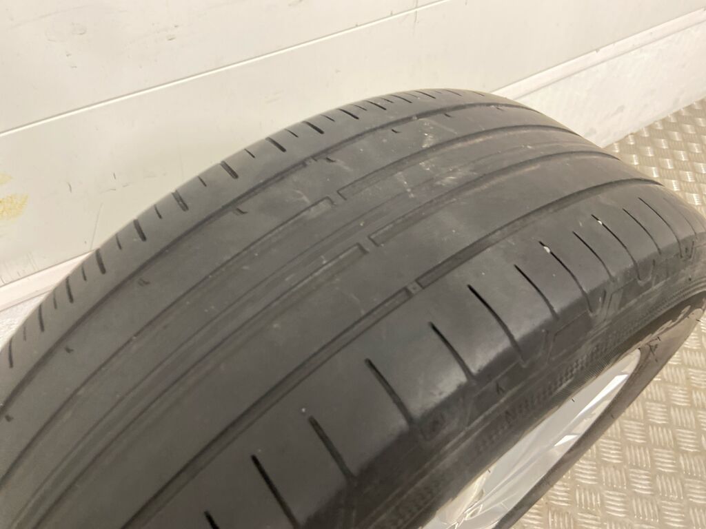 Nissan Qashqai 2016 Punainen