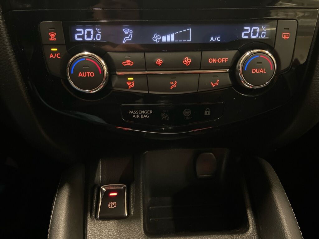 Nissan Qashqai 2016 Punainen