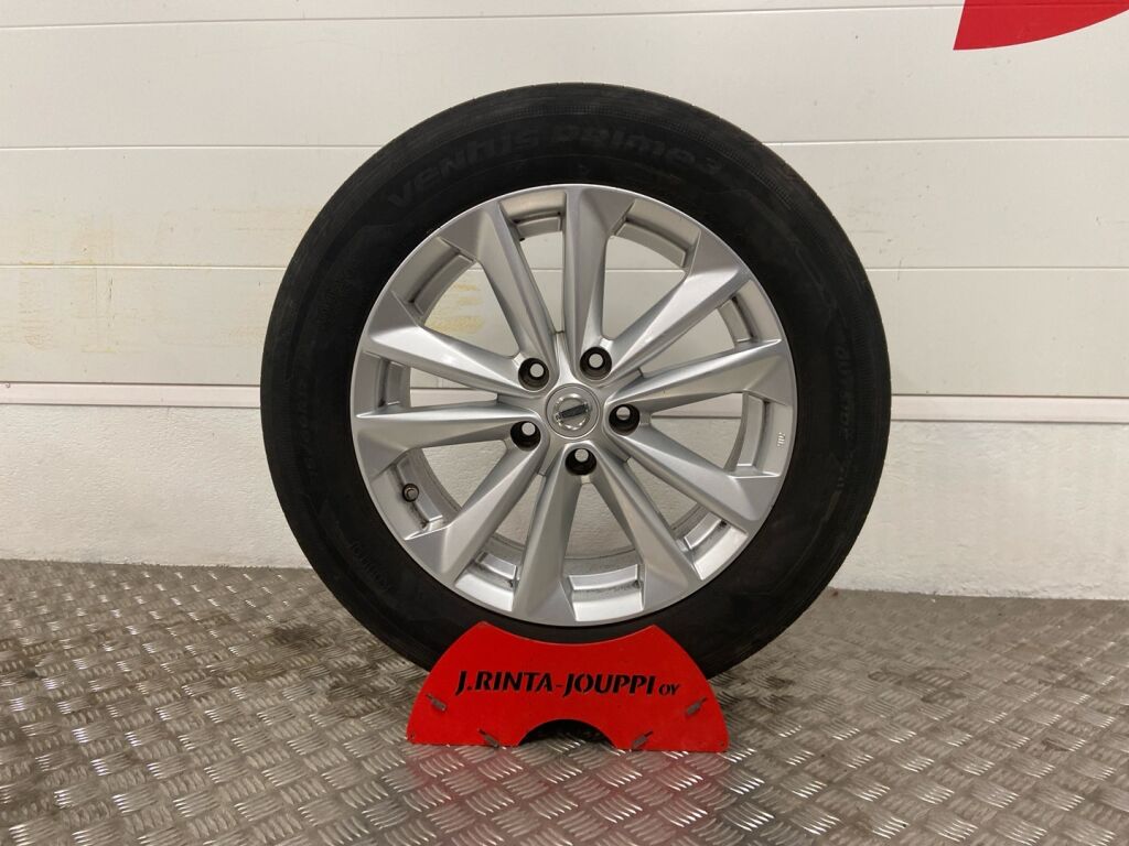 Nissan Qashqai 2016 Punainen