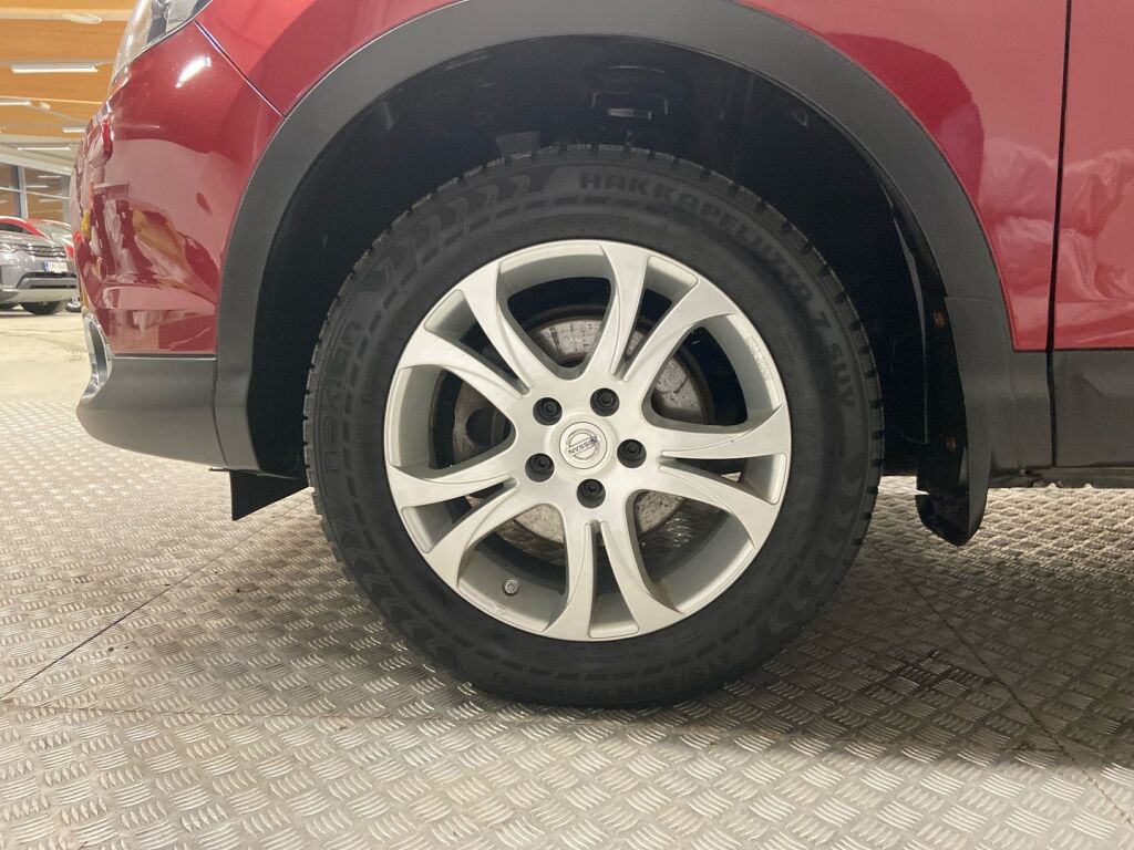 Nissan Qashqai 2016 Punainen