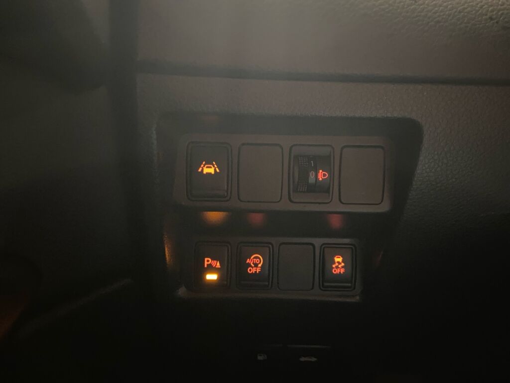 Nissan Qashqai 2016 Punainen