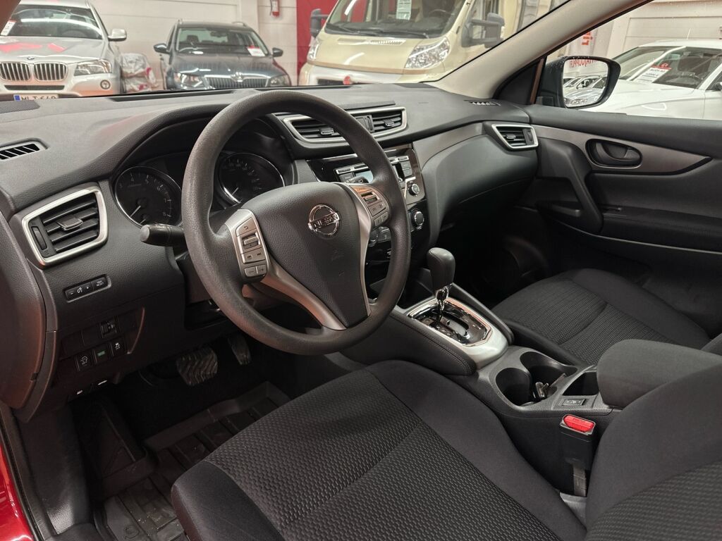 Nissan Qashqai 2016 Punainen