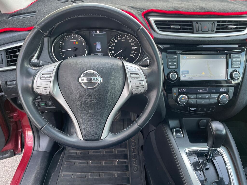 Nissan Qashqai 2016 Punainen