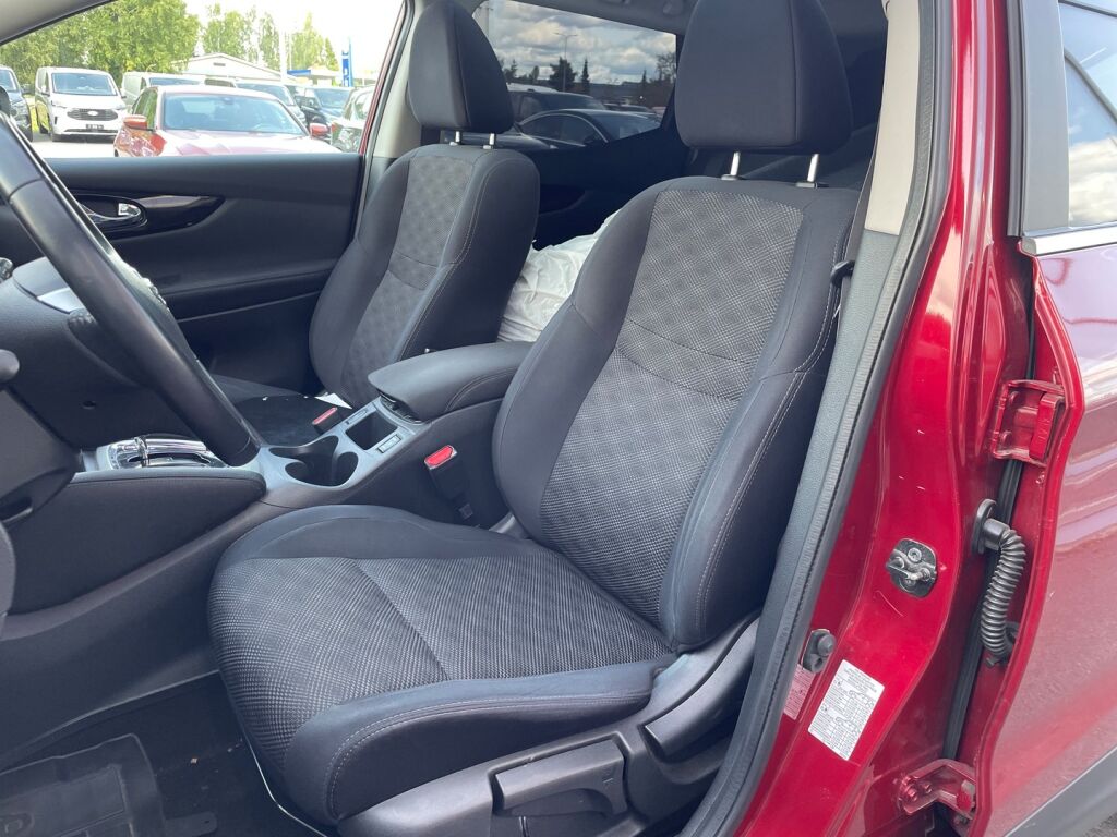Nissan Qashqai 2016 Punainen