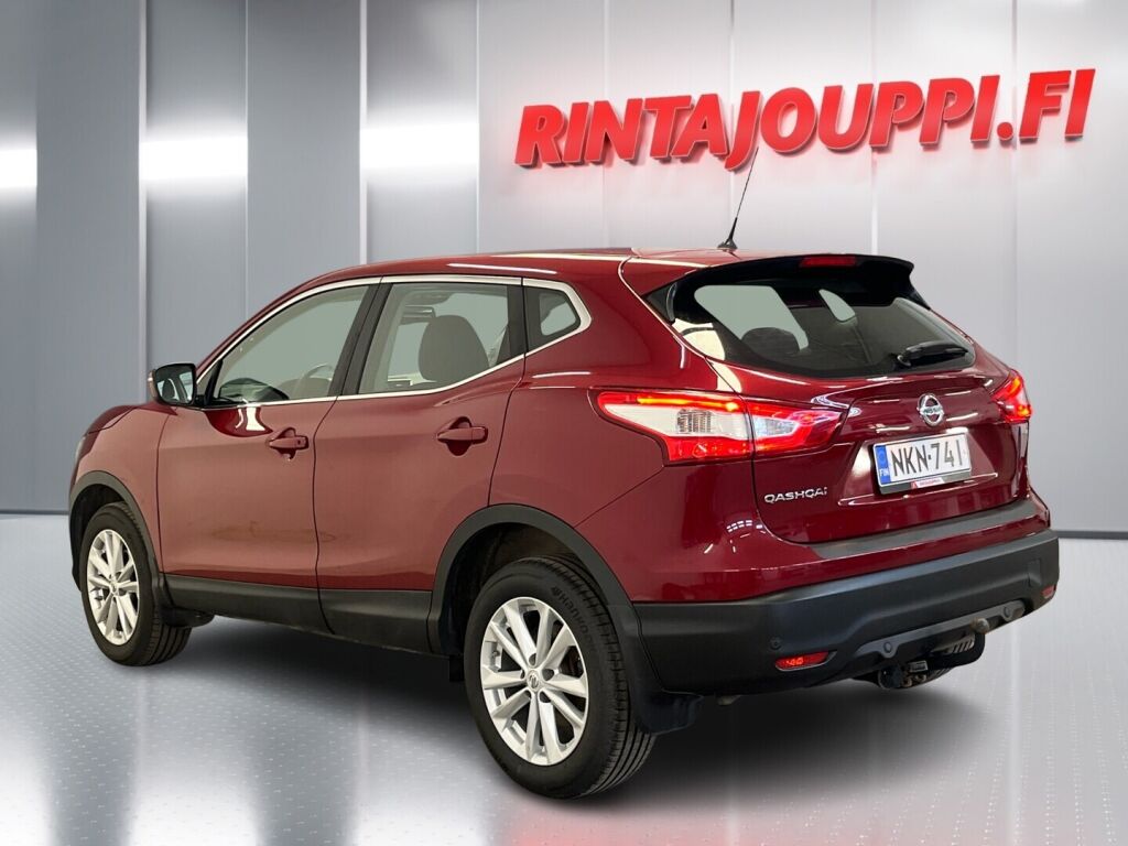 Nissan Qashqai 2016 Punainen