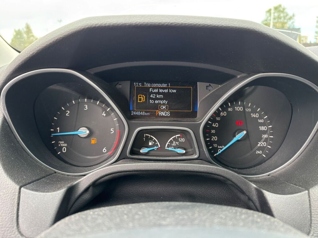 Ford Focus 2016 Harmaa