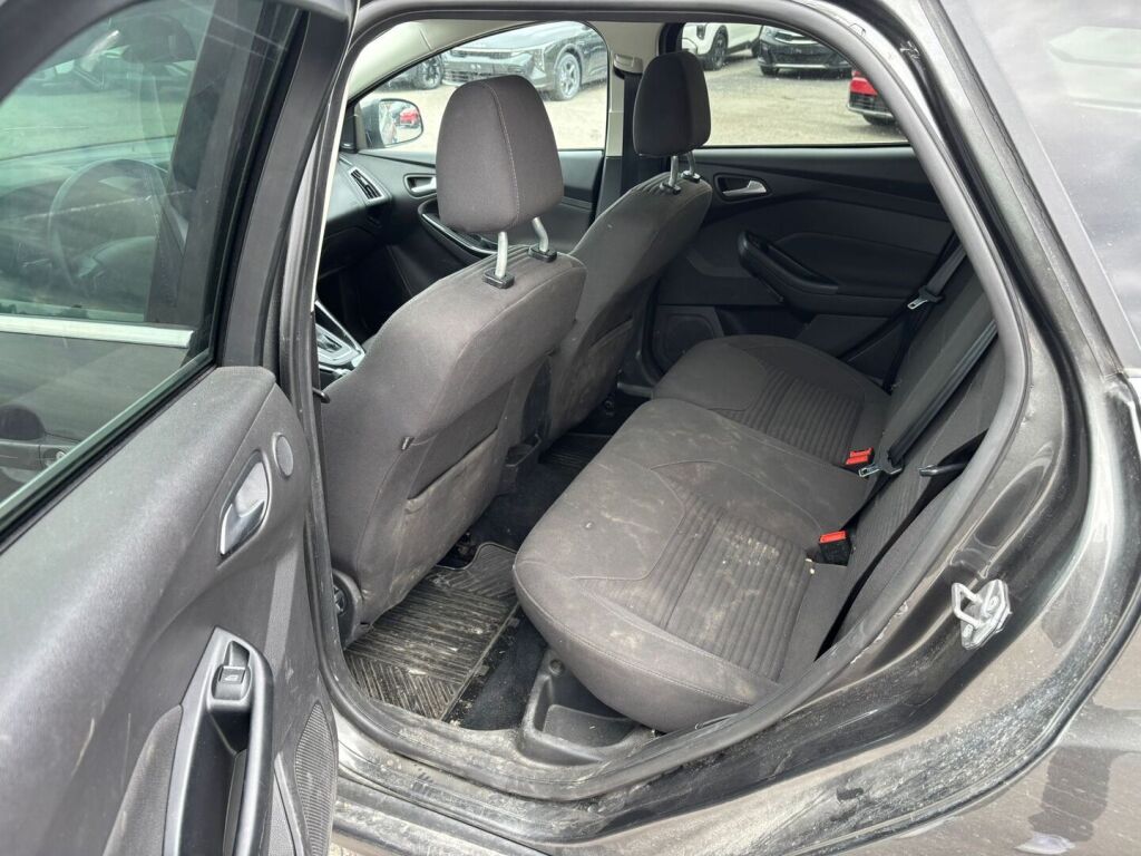 Ford Focus 2016 Harmaa