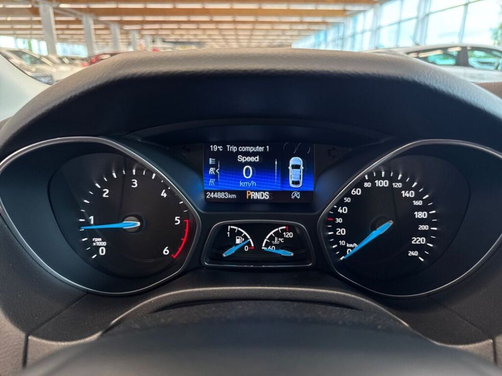 Ford Focus 2016 Harmaa
