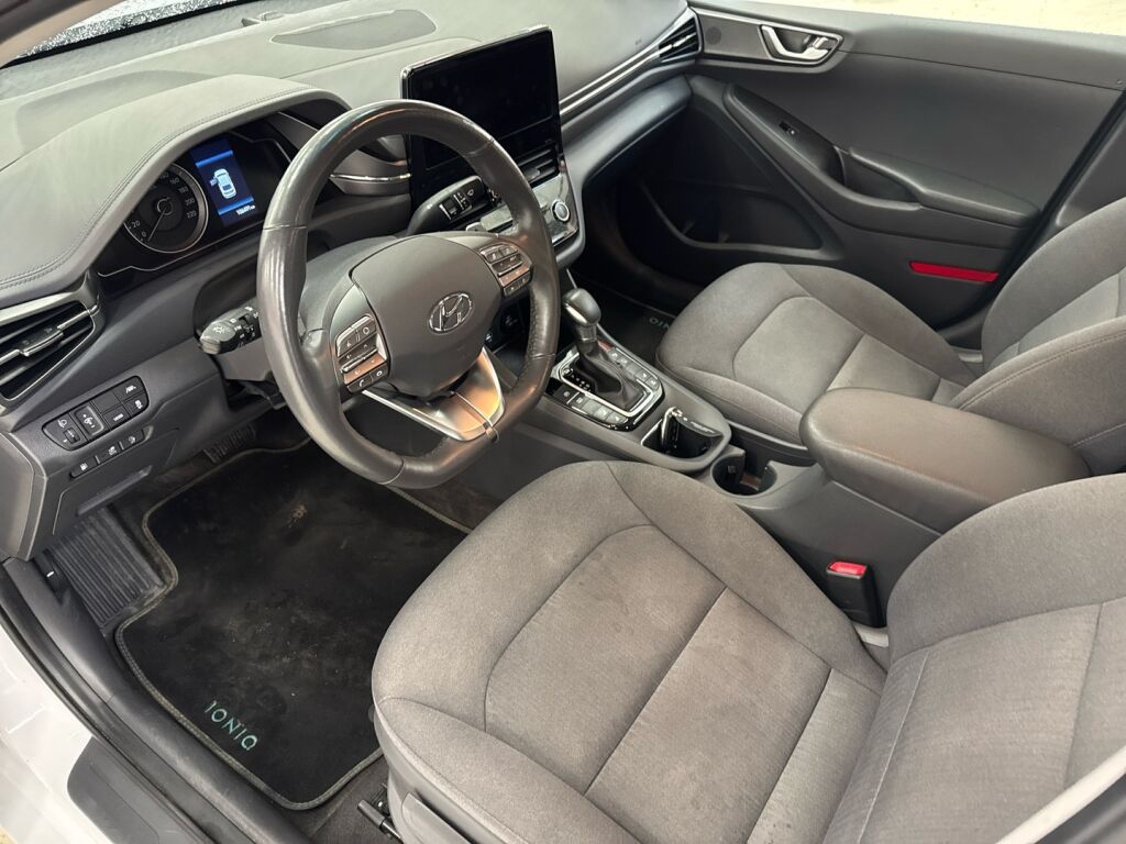 Hyundai IONIQ plug-in 2021 Valkoinen