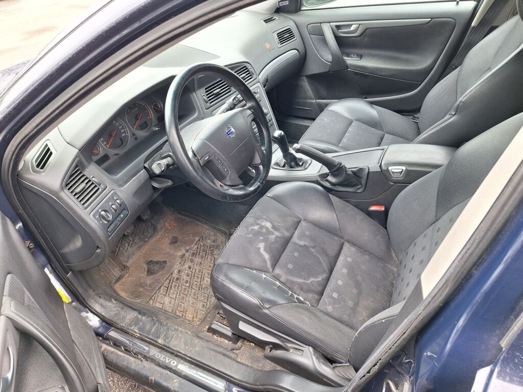 Volvo V70 2006 Sininen