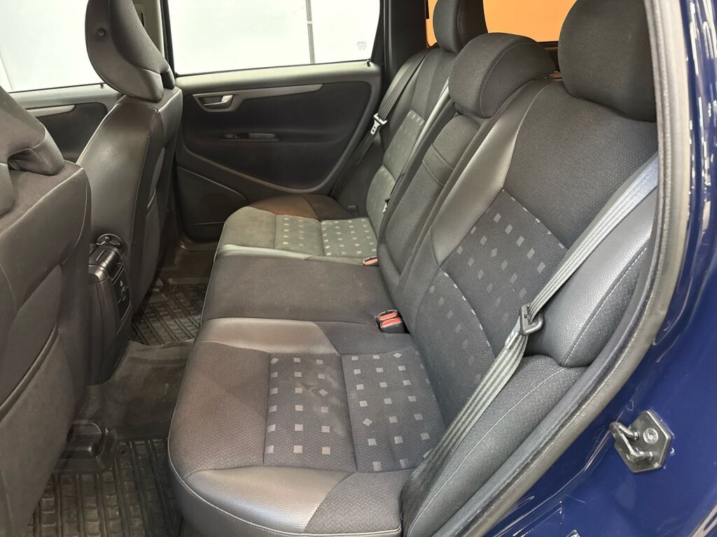 Volvo V70 2006 Sininen