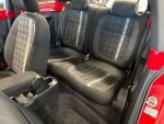 Volkswagen Beetle 2017 Punainen