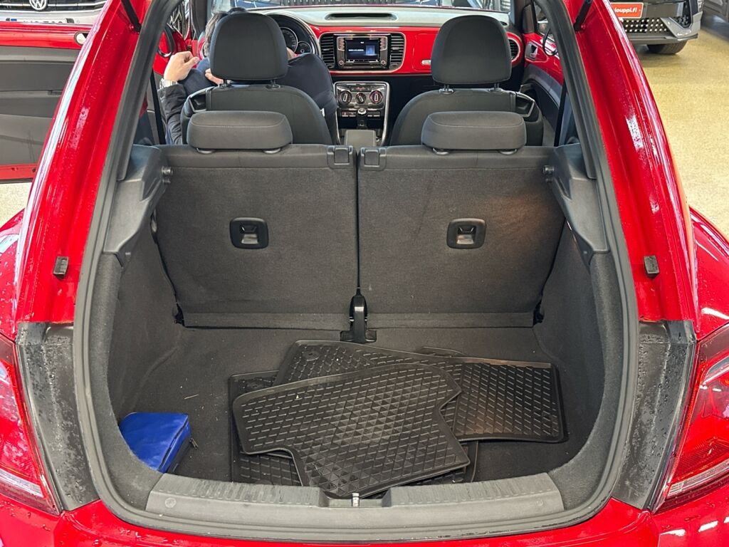 Volkswagen Beetle 2017 Punainen