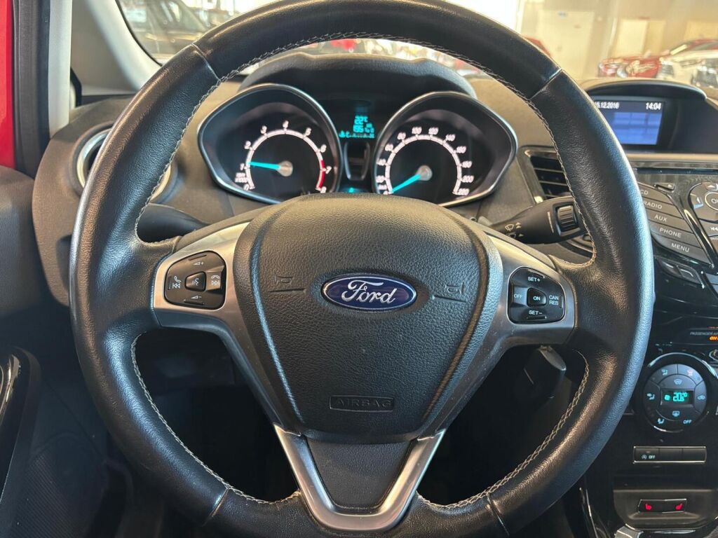 Ford Fiesta 2017 Punainen
