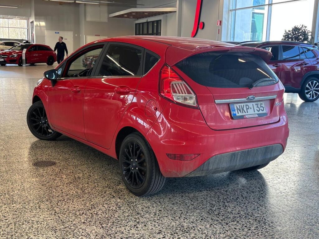 Ford Fiesta 2017 Punainen