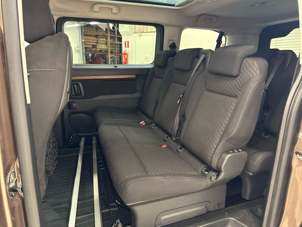 Toyota Proace Verso 2017 Ruskea (beige)