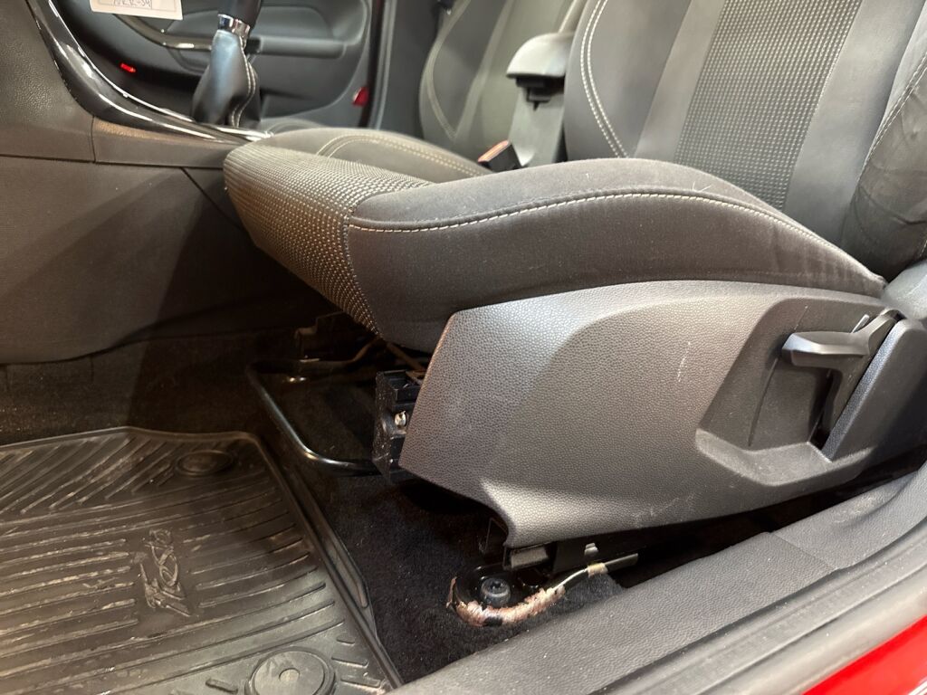 Ford Fiesta 2017 Punainen