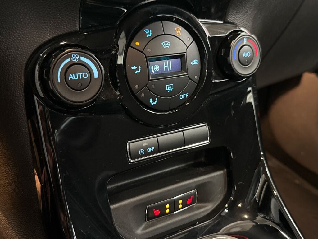 Ford Fiesta 2017 Punainen