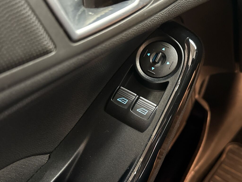 Ford Fiesta 2017 Punainen