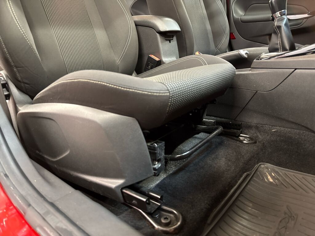 Ford Fiesta 2017 Punainen