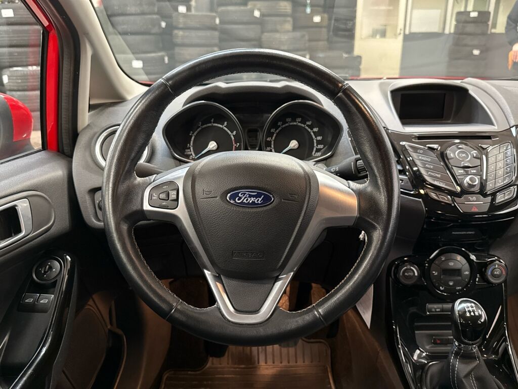 Ford Fiesta 2017 Punainen