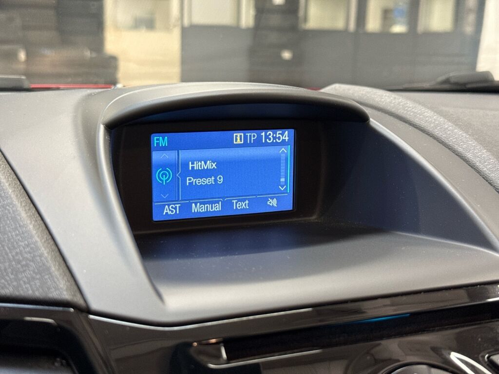 Ford Fiesta 2017 Punainen