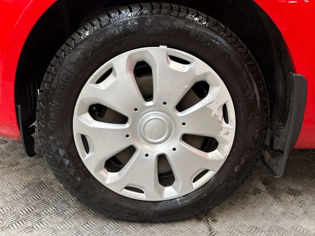 Ford Fiesta 2017 Punainen