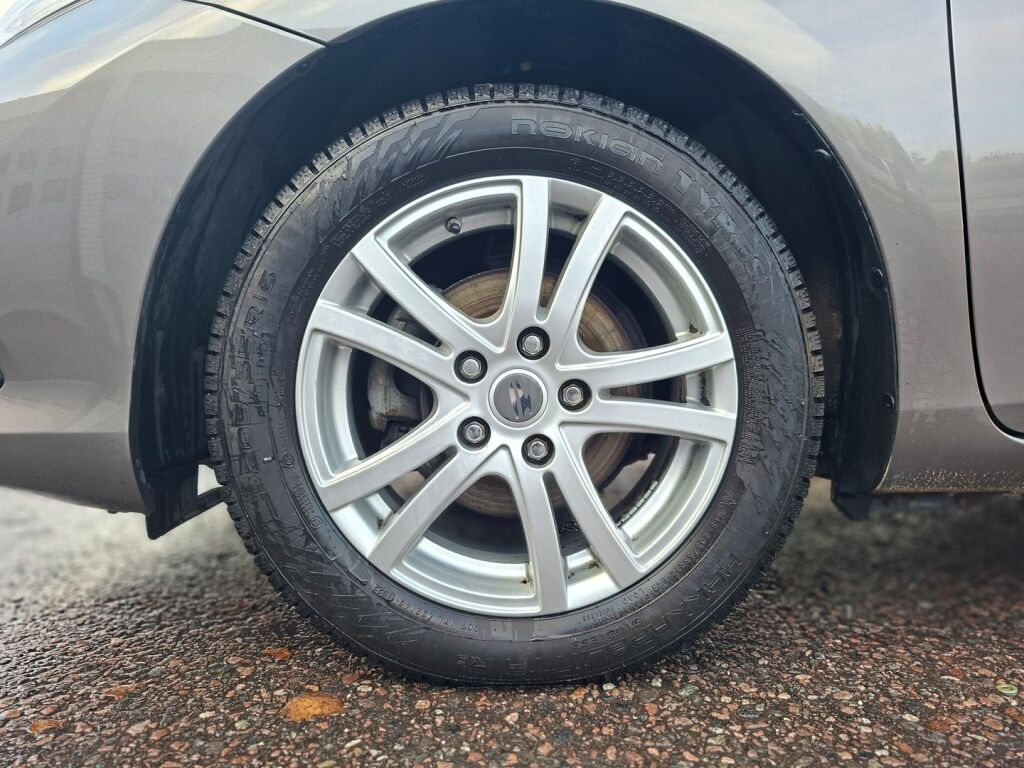Toyota Auris 2017 Ruskea