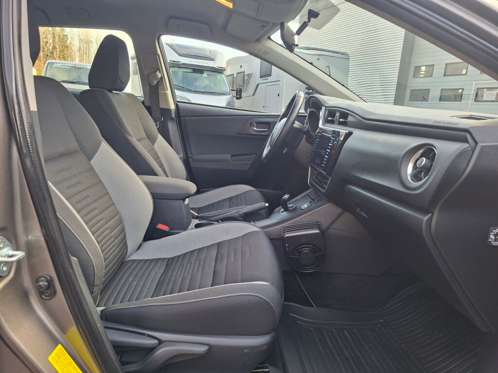 Toyota Auris 2017 Ruskea