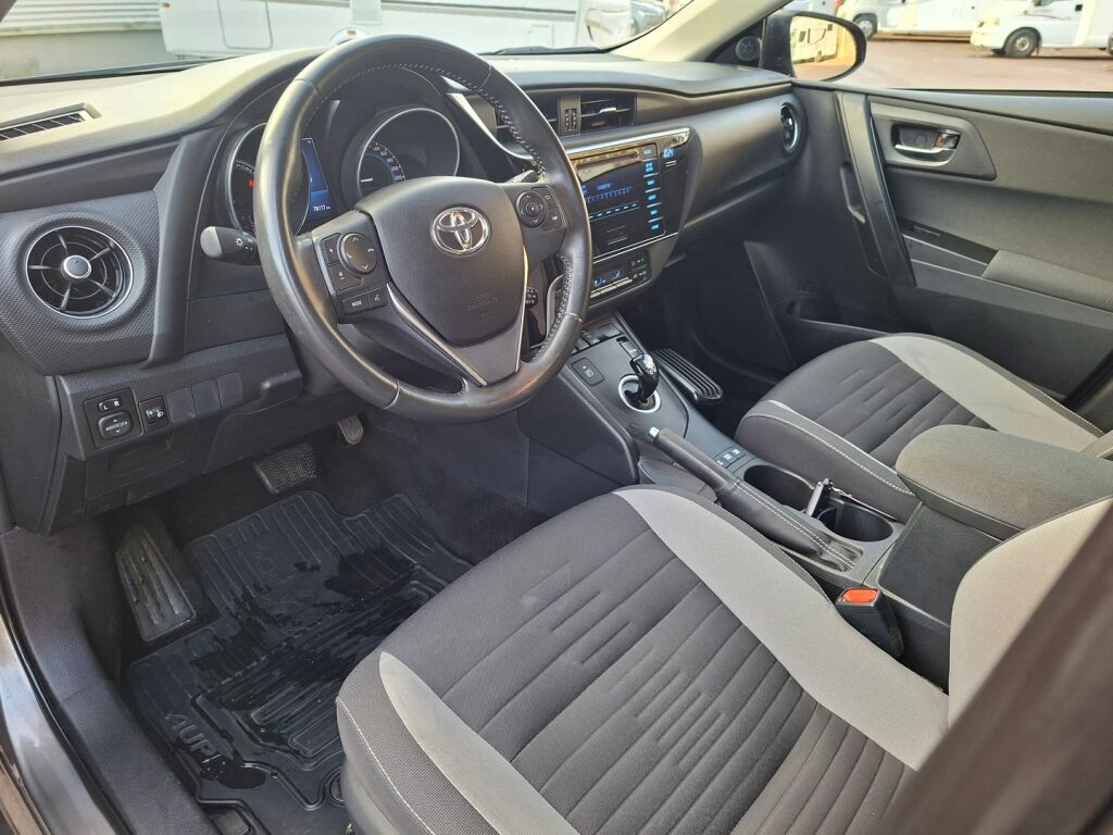 Toyota Auris 2017 Ruskea