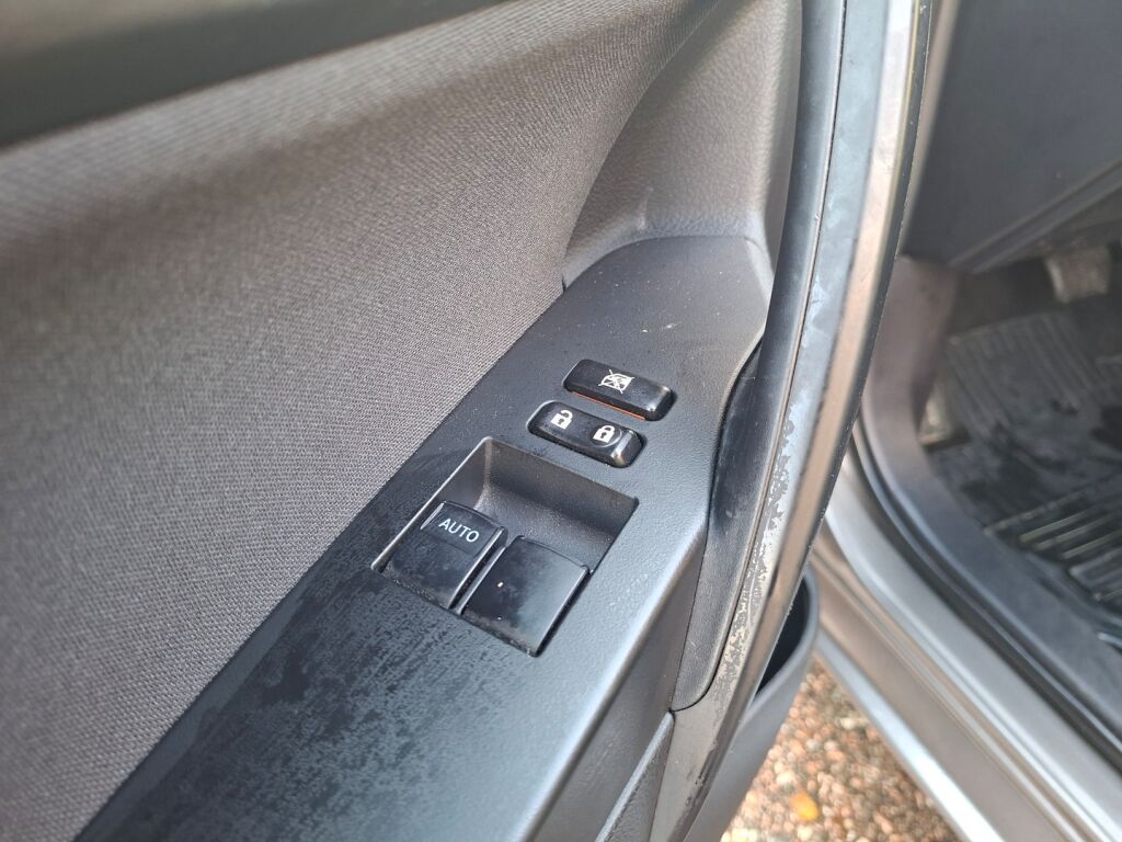 Toyota Auris 2017 Ruskea