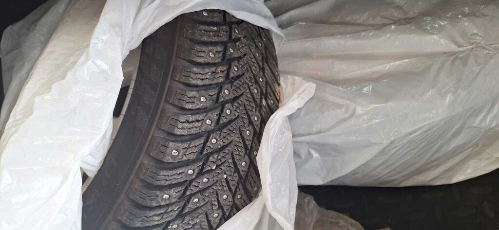 Toyota Avensis 2017 Harmaa