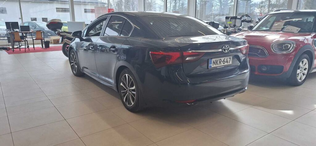 Toyota Avensis 2017 Harmaa