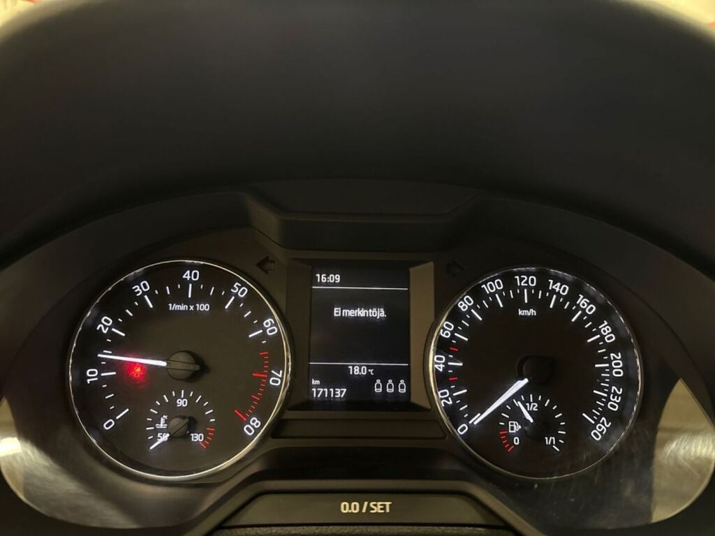 Skoda Octavia 2017 Punainen